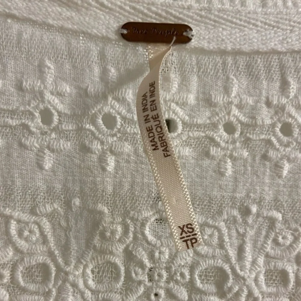 Free people White Eyelet Blouse ribbed v neck XS - Picture 7 of 8